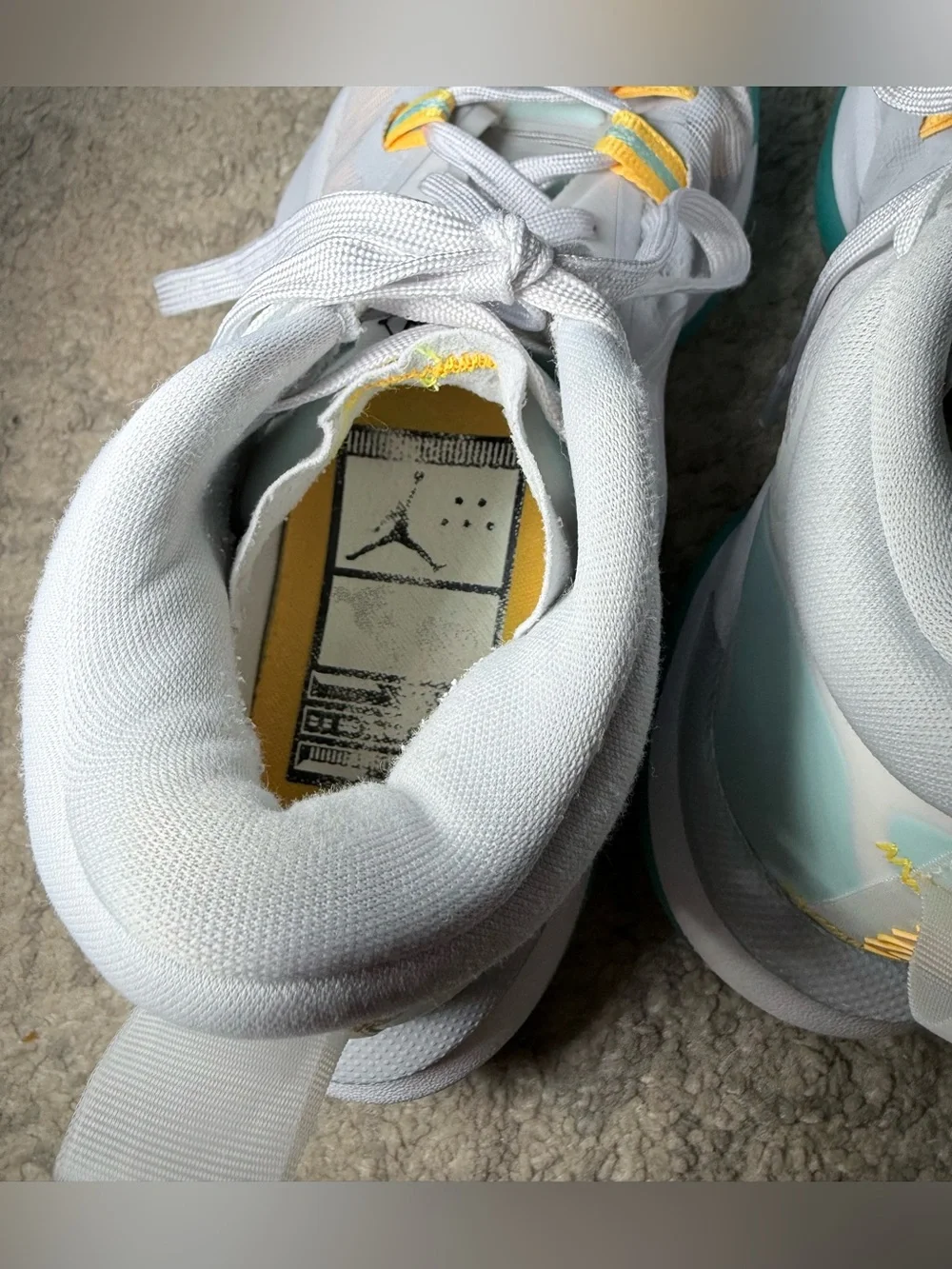 Nike Air mJordan’s Zion 1 White Dynamic Turquoise Basketball Shoes Mens size 8.5